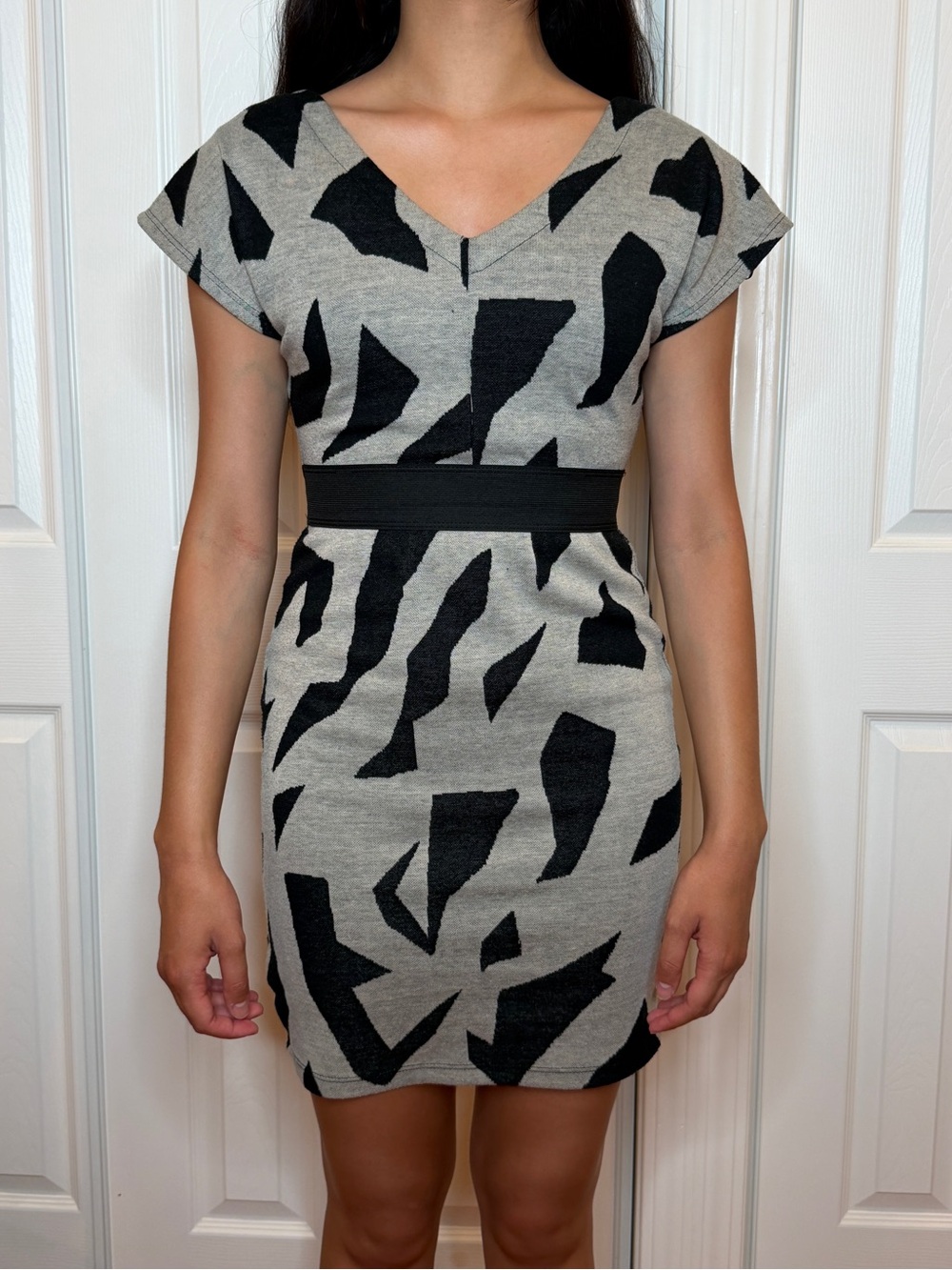 Forever 21 Grey and Black Abstract V-Neck Mini Dress